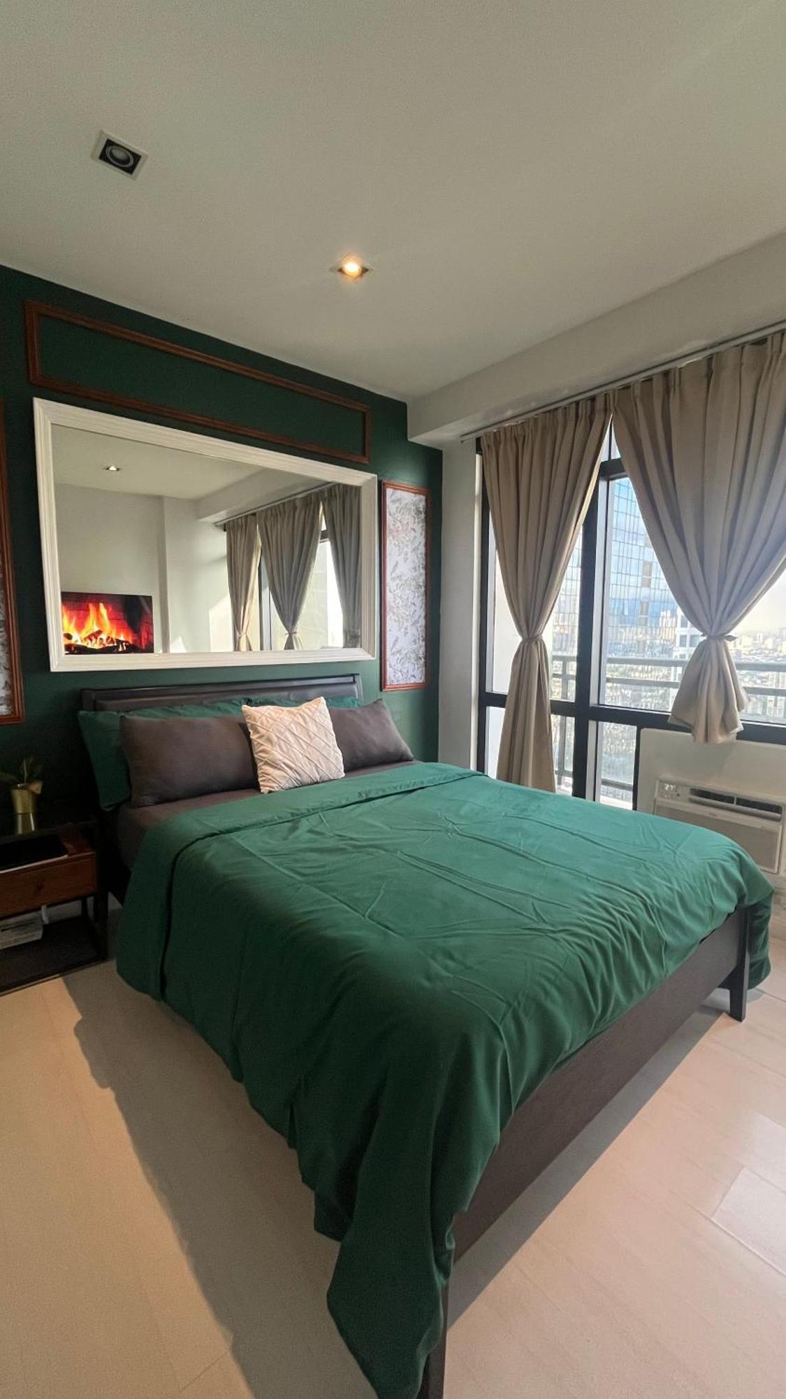 Gramercy Luxe W Balcony And View - Pet Friendly, Unli Pool & Gym Apartment